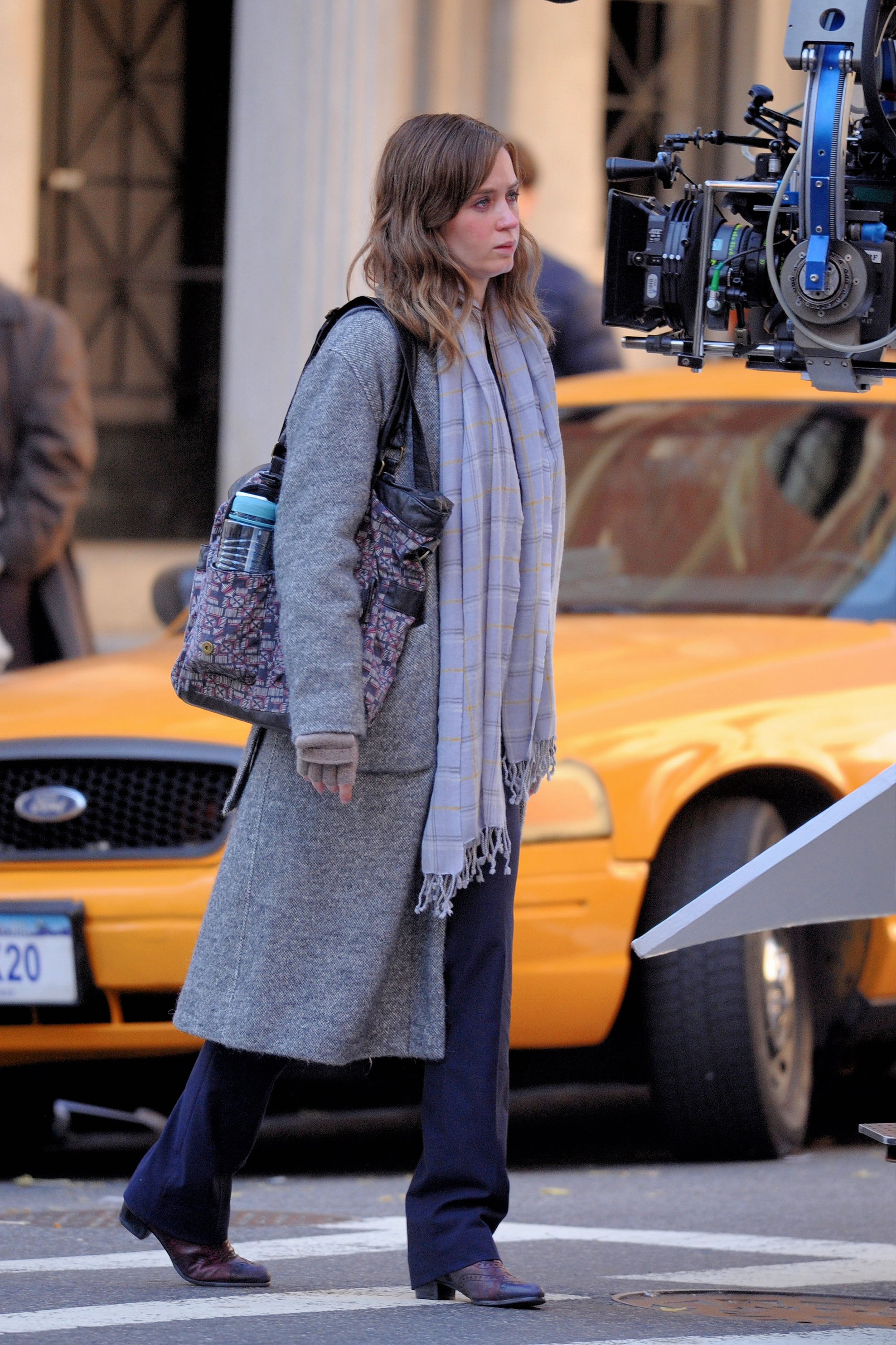 emily-blunt-the-girl-on-the-train-on-set-010.jpg