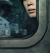 The-Girl-On-The-Train-Poster-004.jpg